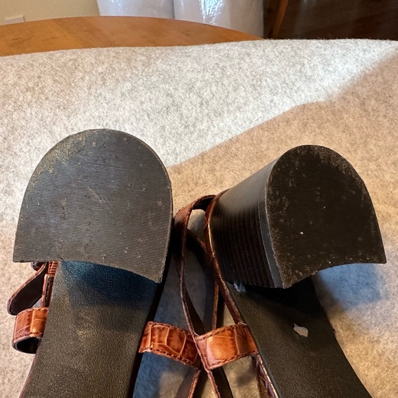 Sandal - Picture 4 of 5